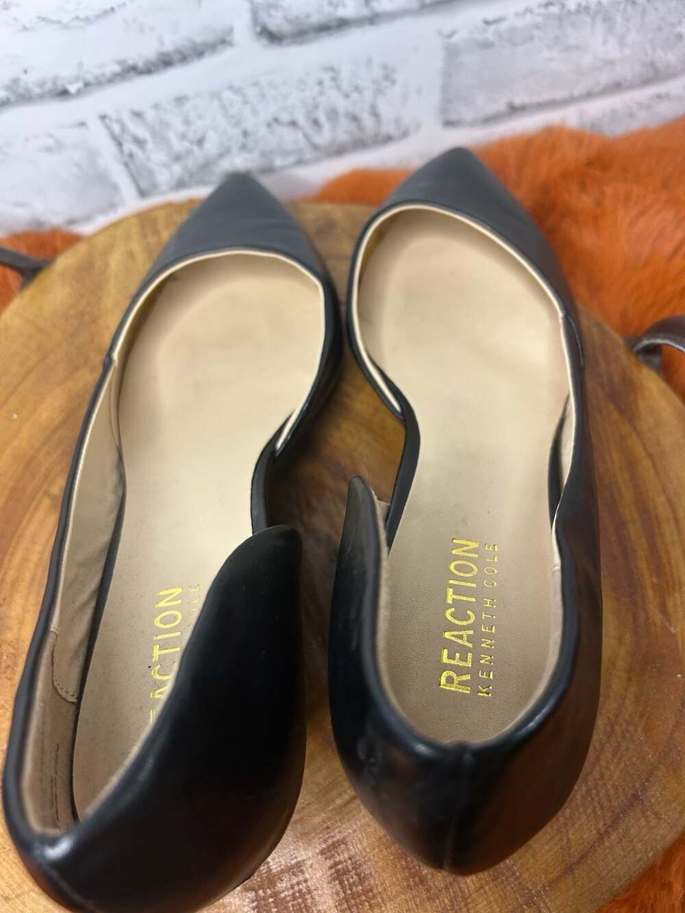 Reaction Kenneth Cole Eltinn Pointed Toe Wedge Pump - Picture 5 of 5